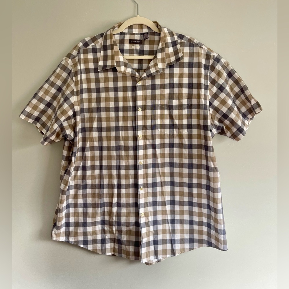 *Bundle 3 items for $6!!* Lot of 2 Van Heusen Button Up Shirts